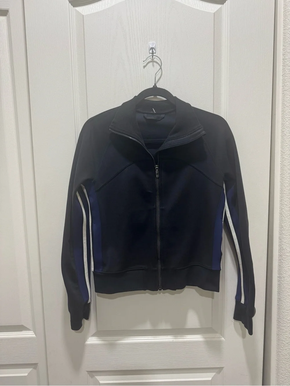 Lululemon Black Blue Colorblock Full Zip Athletic Jacket Size 4